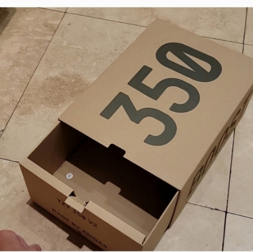 Authentic Yeezy empty box - Picture 2 of 2